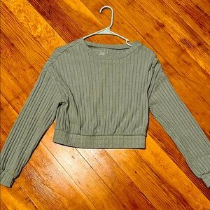 Gray Ribbed Long Sleeve Crop Top